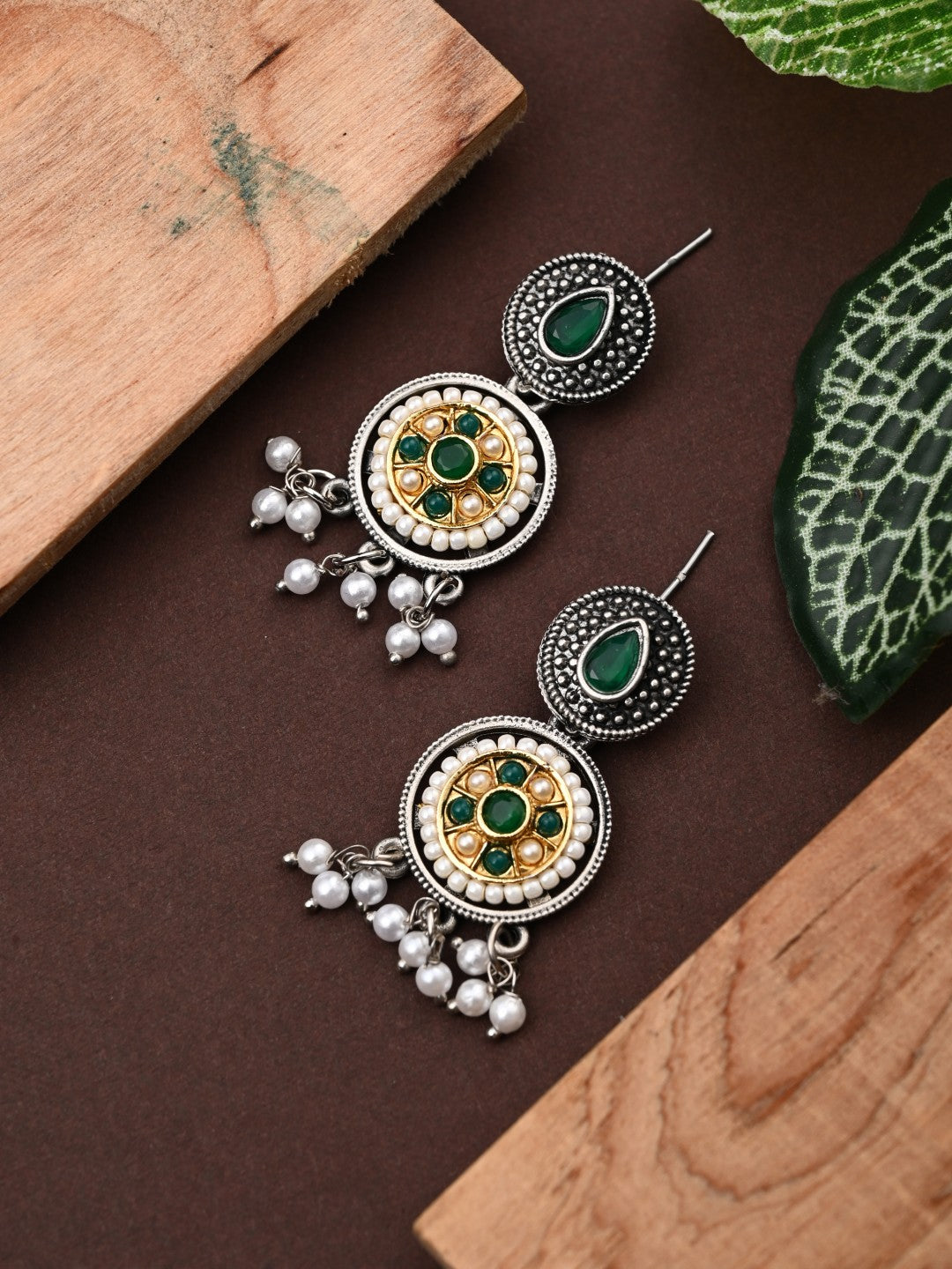 Stones & beads Circular Drop Earring - green