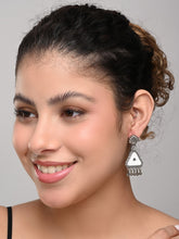 handpainted drop earring White