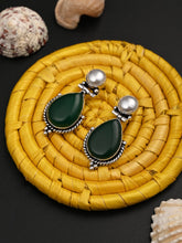Pearl & Stone tear drop earring - Green