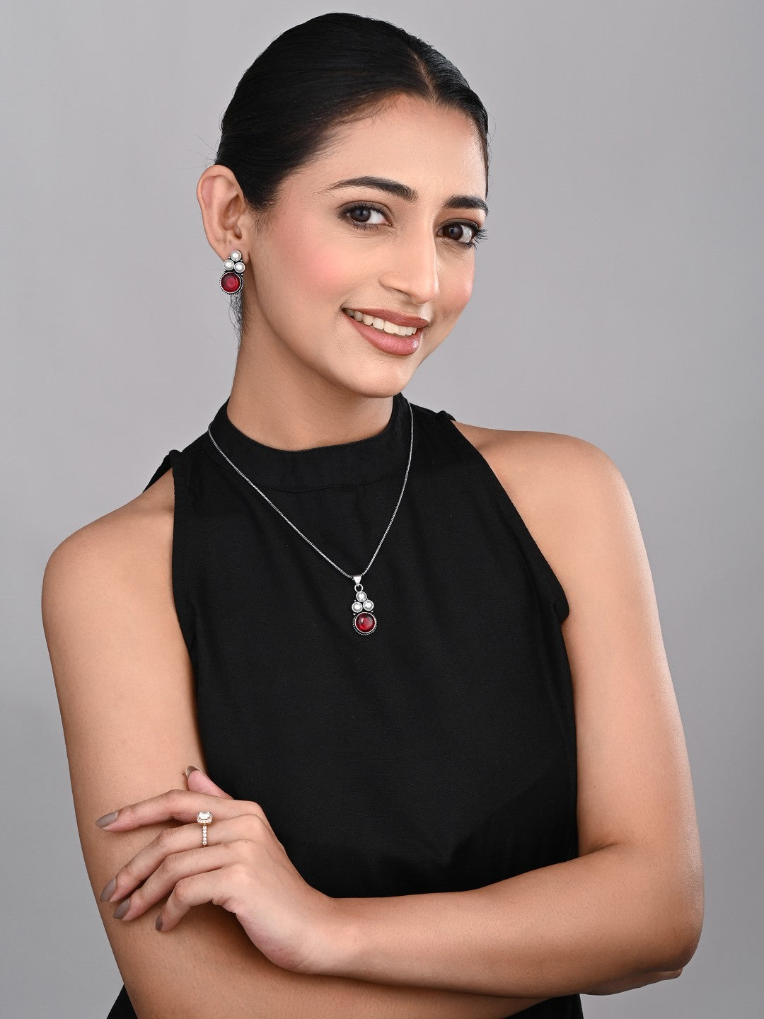 Silver Oxidised finish Pearl & Stone pendant Set Maroon