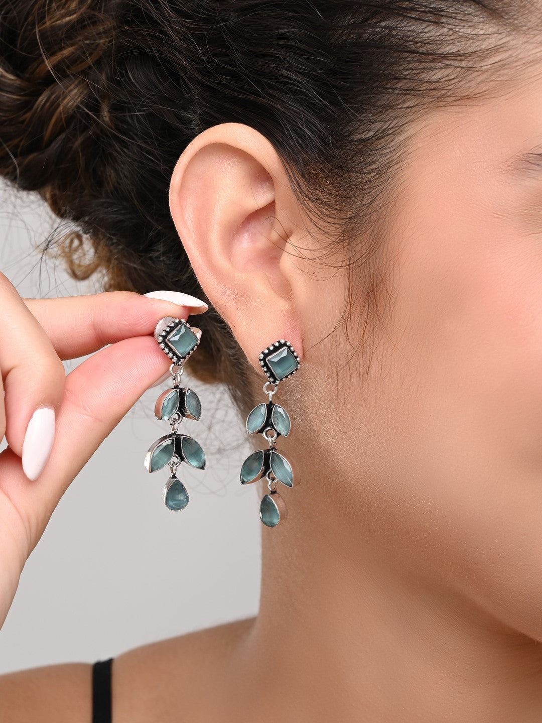 Silver Oxidized Leaf Drop Earrings mint