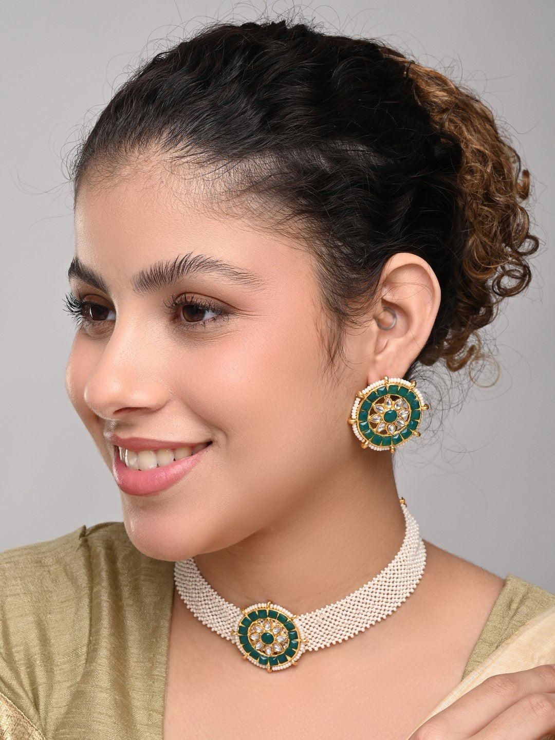 Elegant Kundan Choker Necklace Set with Pearl Mesh Strap Green