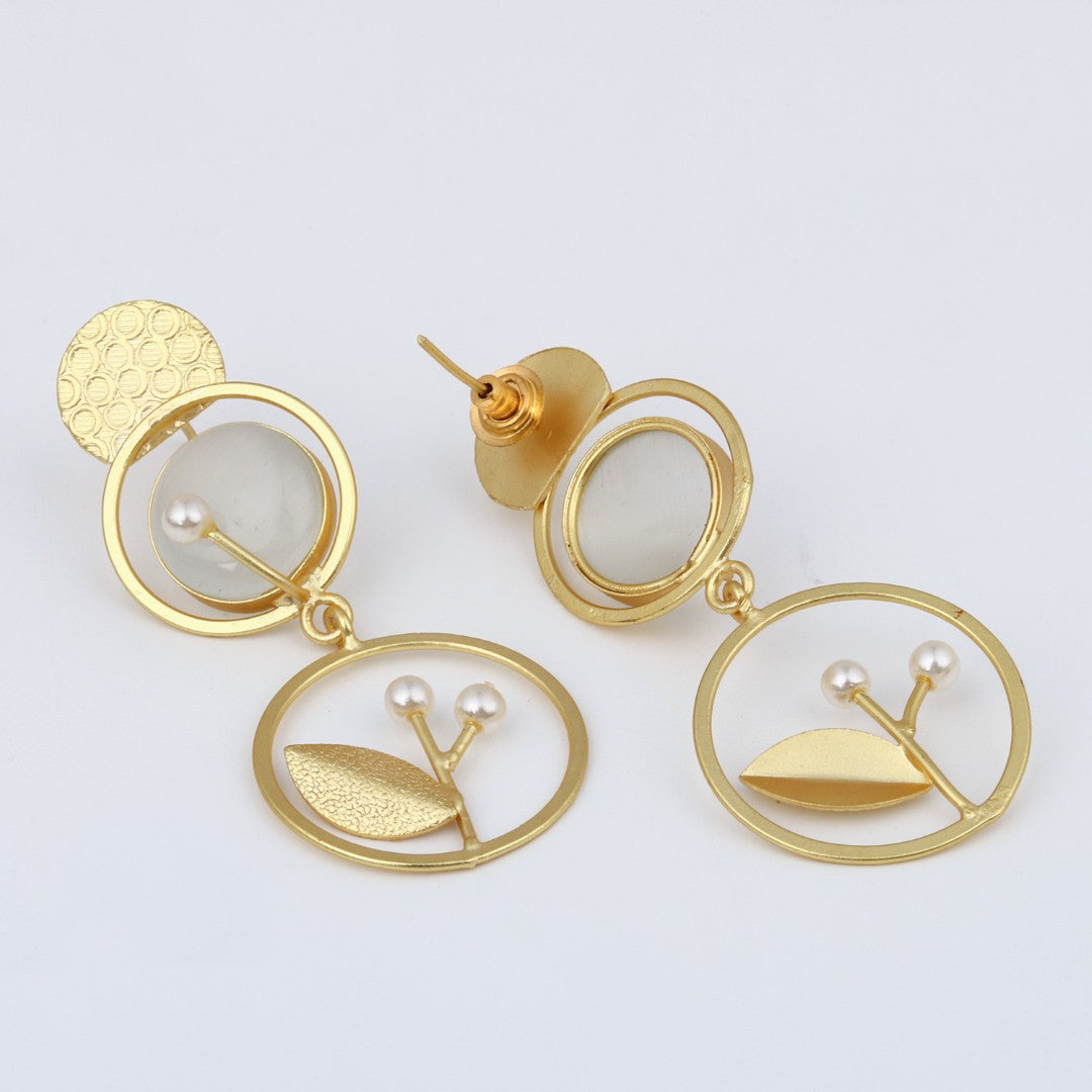 Contemporary Geometric drop earring White