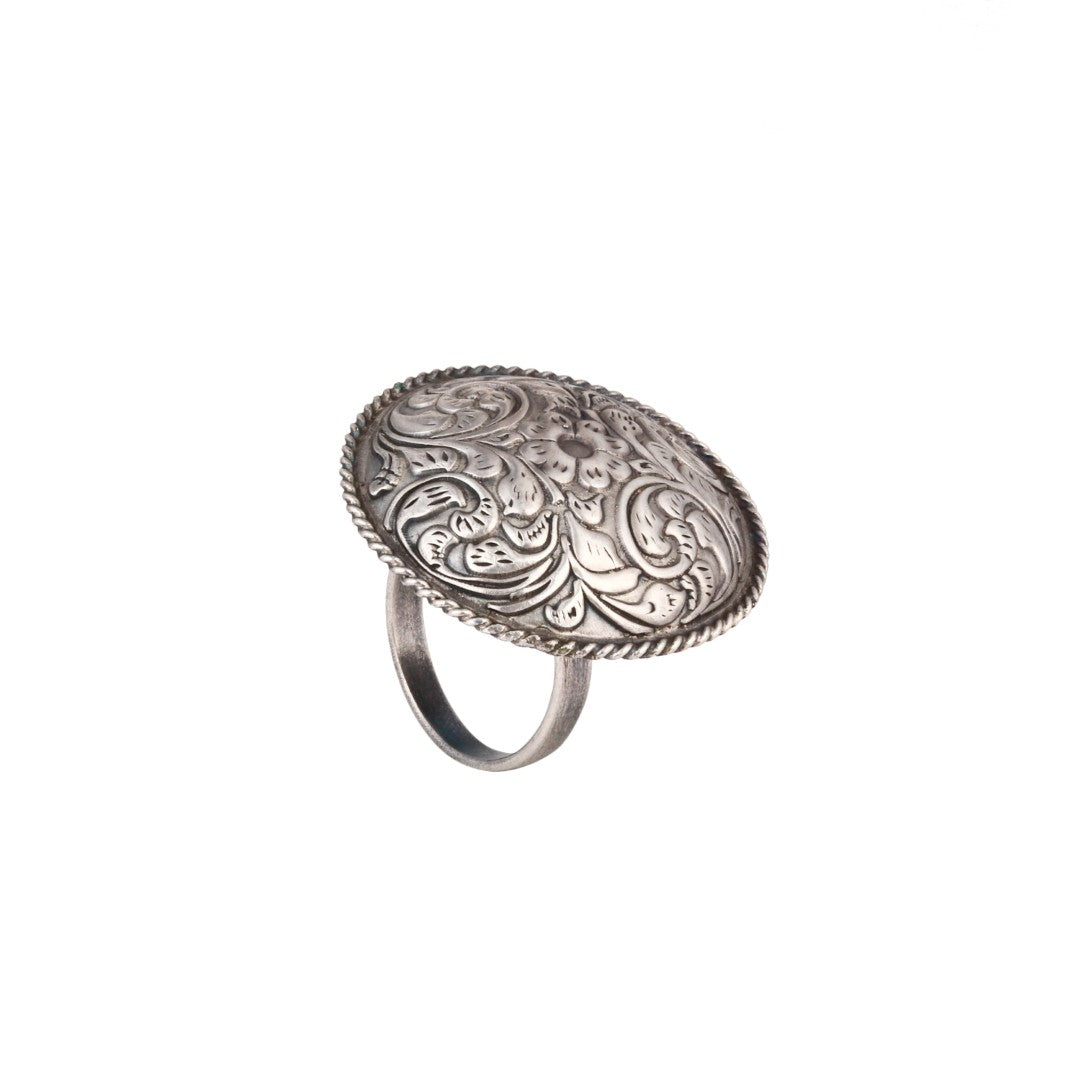 Self engraved circular finger ring