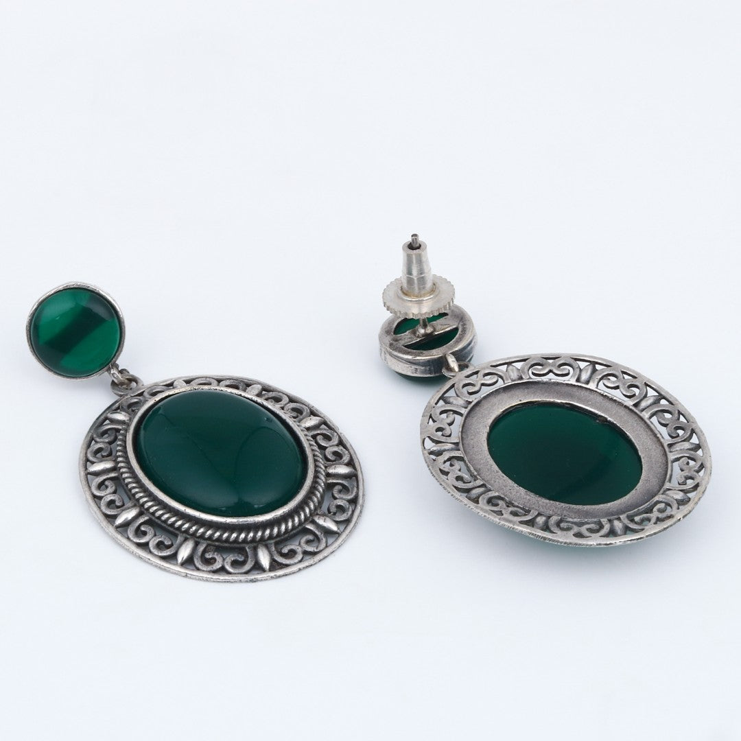 Oval Drop Earring in Silver frame with filigree Green