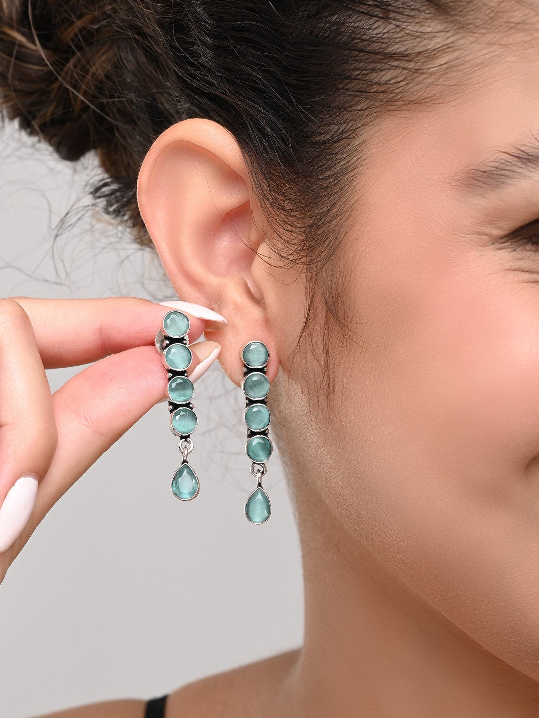 Elegant Long Stud Earrings with Teardrop Design Mint