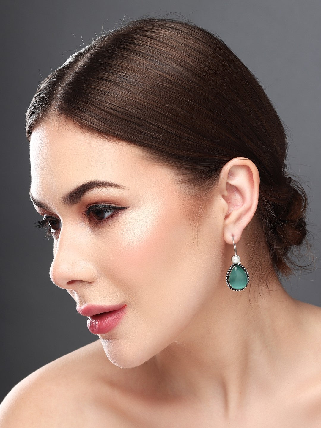 Set of two Monalisa drop earrings - White & Sage