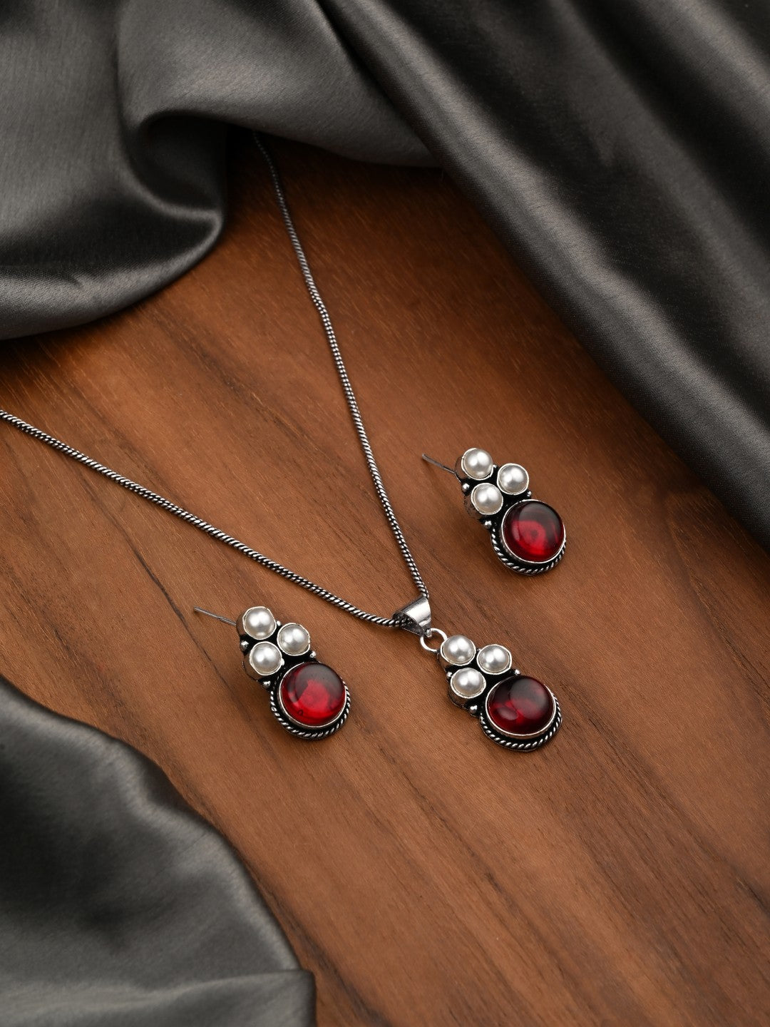 Silver Oxidised finish Pearl & Stone  pendant Set Maroon
