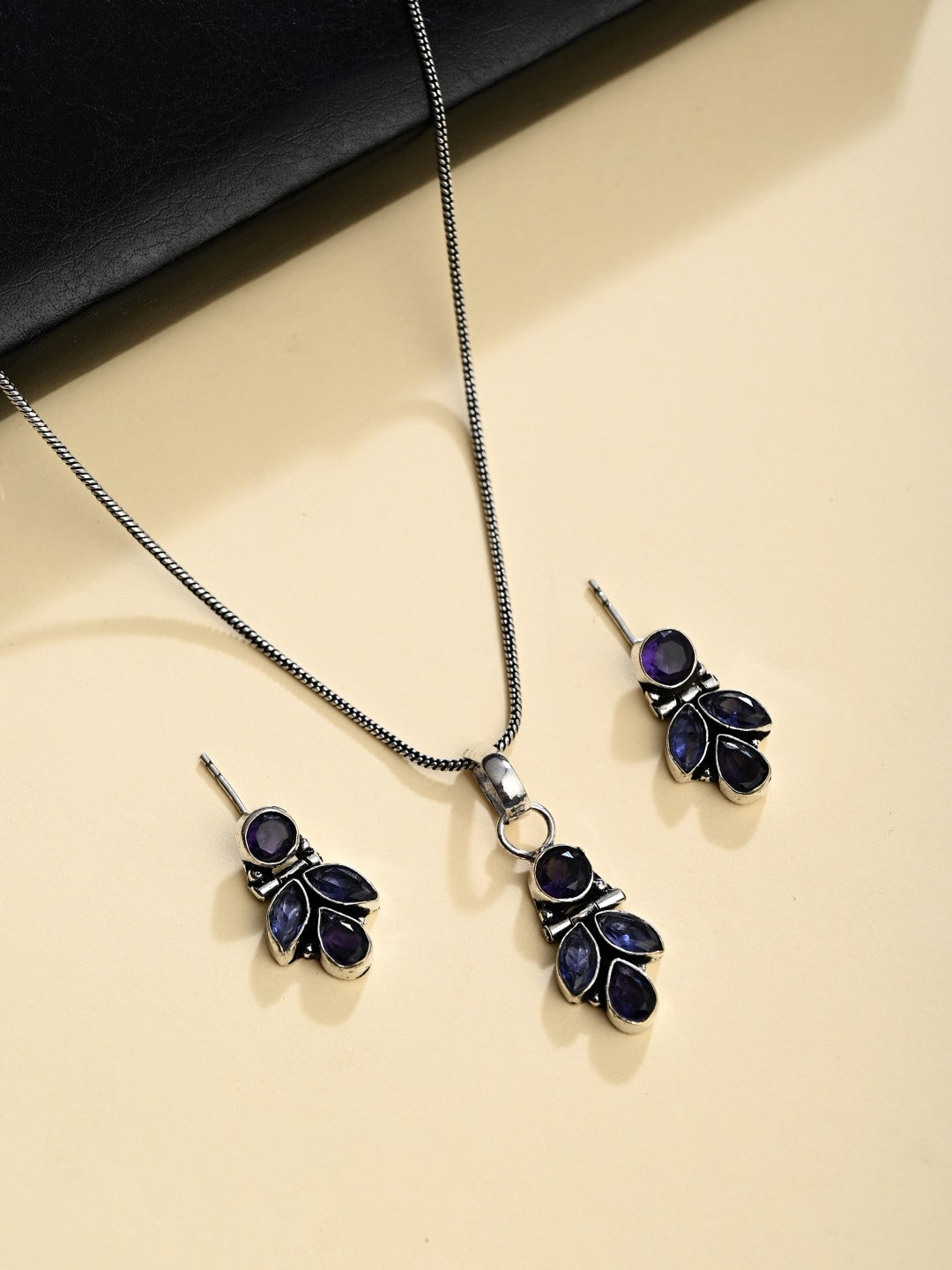 Elegant Crystal Pendant Necklace Set with Matching Drop Earrings - Grey