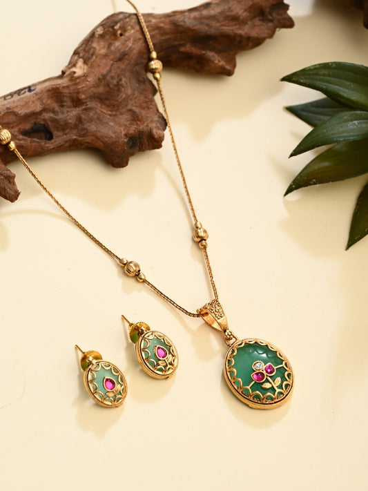 Floral Kundan Pendant Necklace & Stud Earrings Set