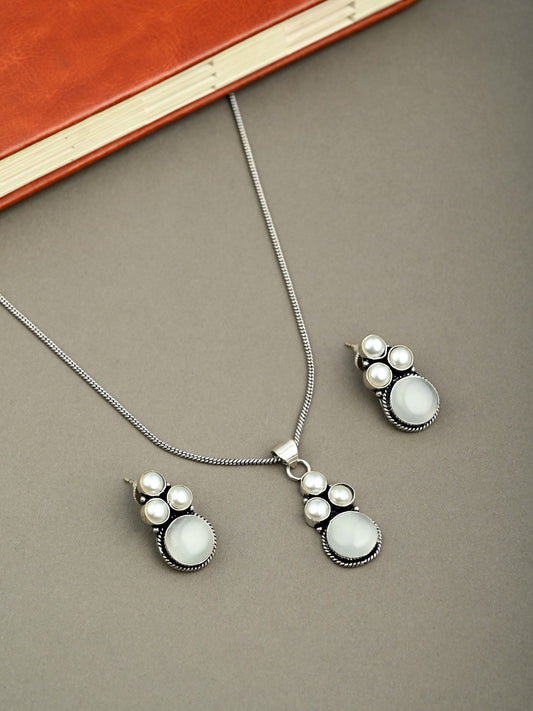 Silver Oxidised finish Pearl & Stone  pendant Set White