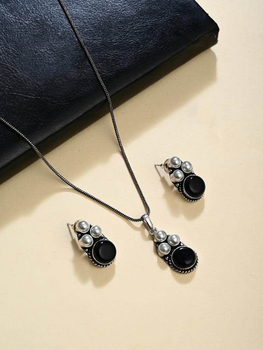 Silver Oxidised finish Pearl & Stone  pendant Set Black