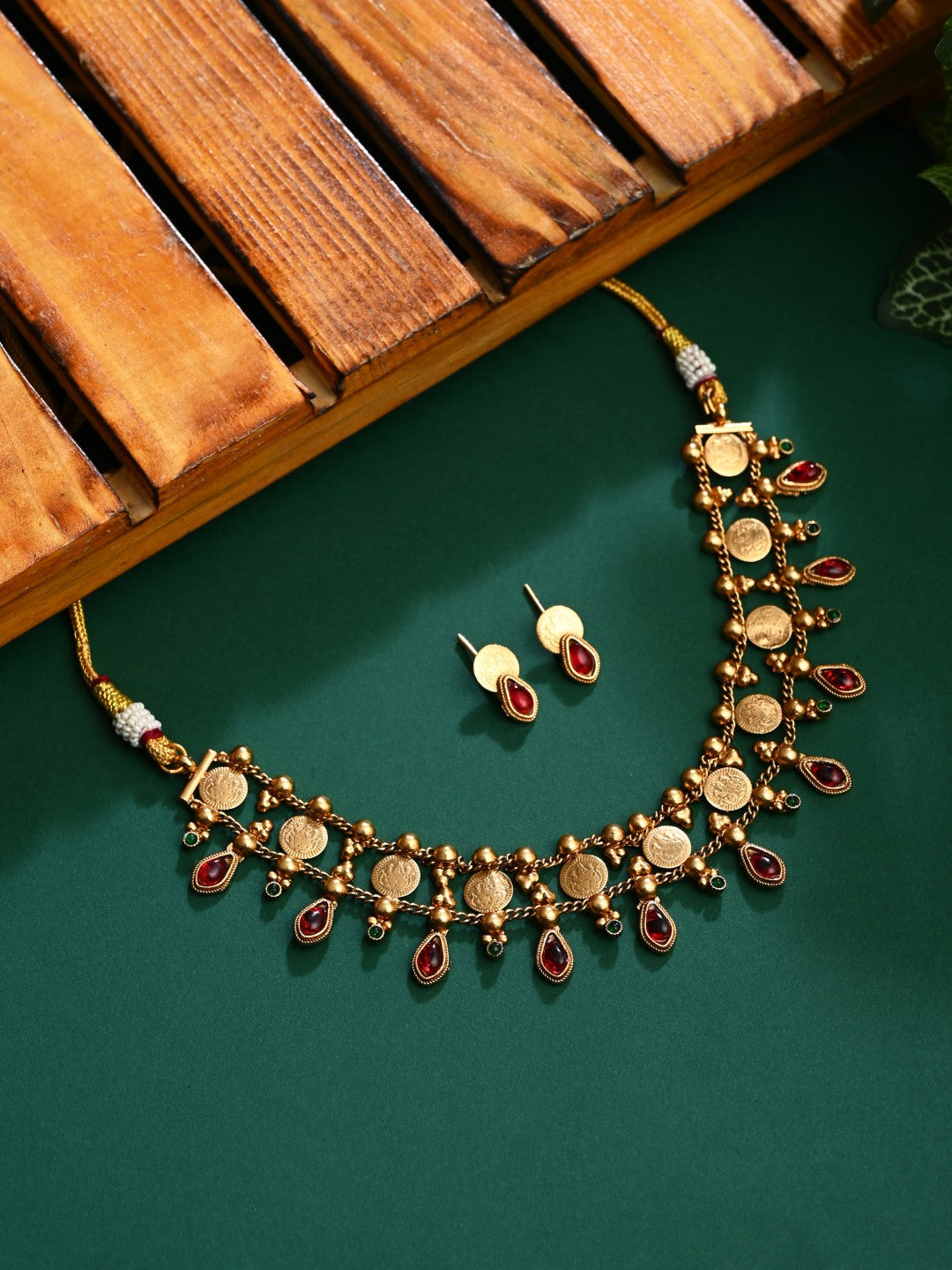 Antique Gold Kundan Floral Necklace Set with Bead Drops Red