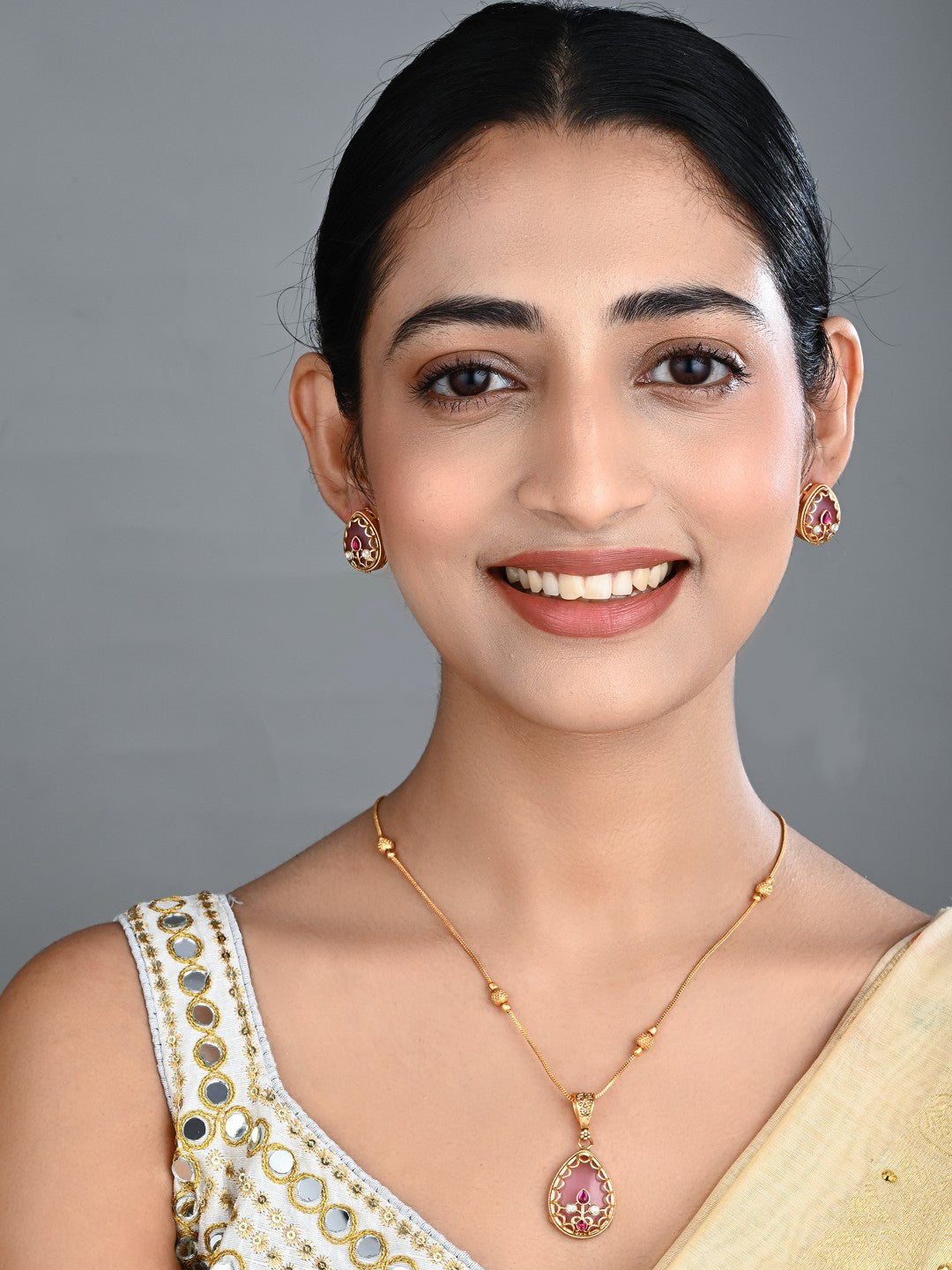 Tear drop Stone Kundan Pendant Necklace & Stud Earrings Set Pink