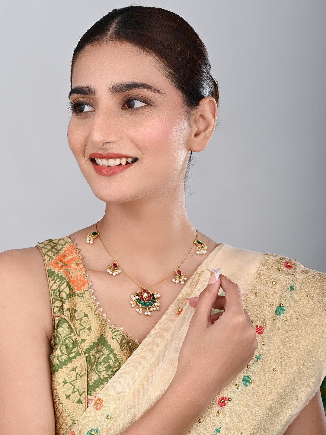 Traditional Kundan Pendant Necklace