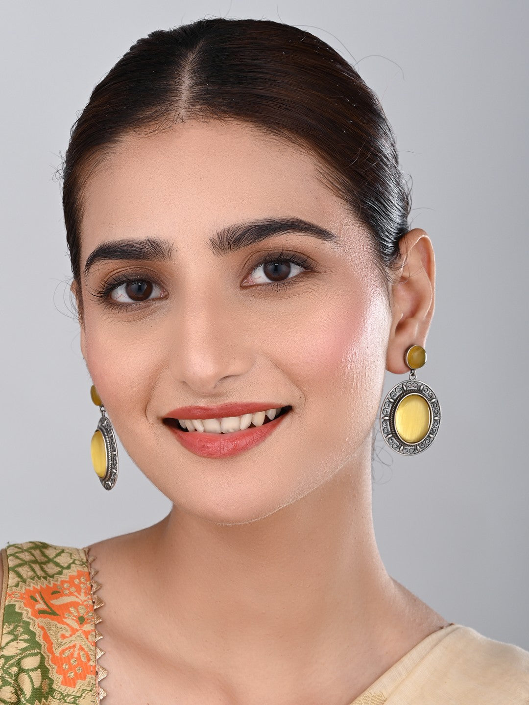 Oval Drop Earring in Silver frame with filigree Yellow