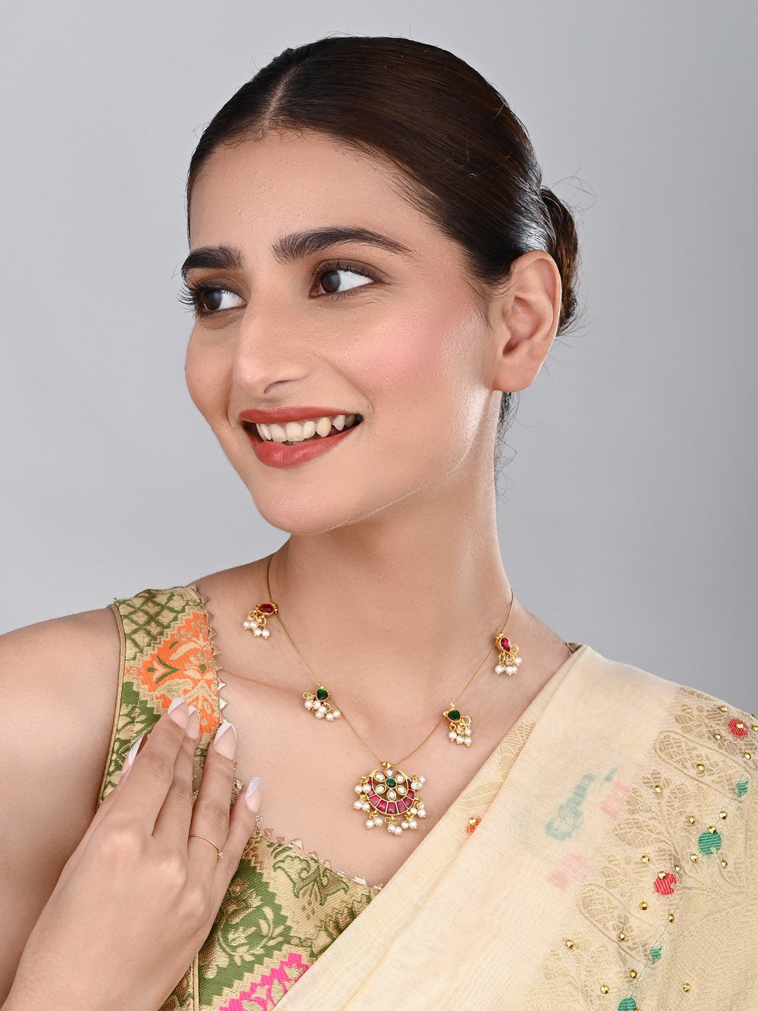 Traditional Kundan Pendant Necklace