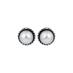 Silver Pearl stud earring