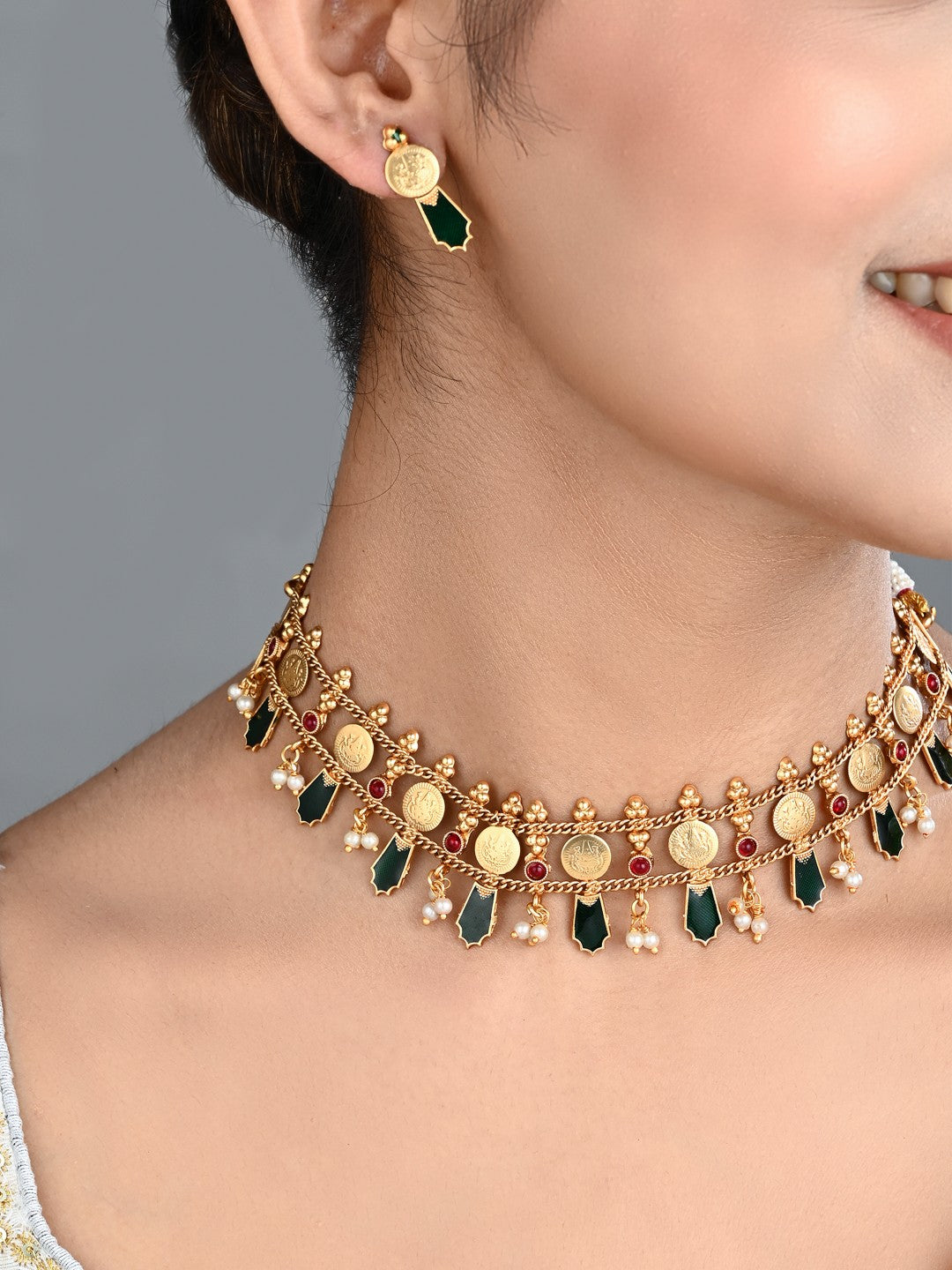 Antique Gold Kundan Floral Necklace Set with Bead Drops