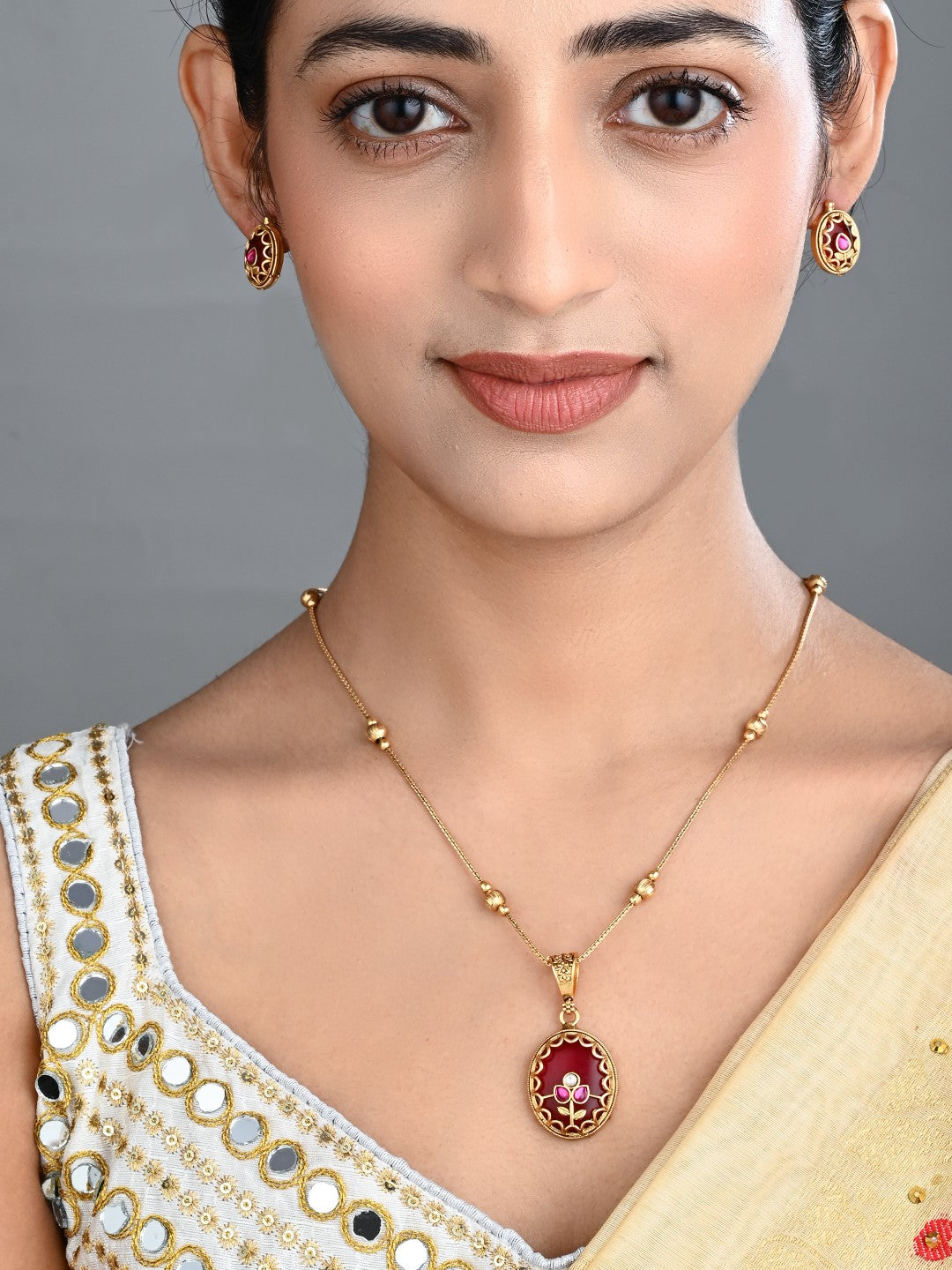 Floral Kundan Pendant Necklace & Stud Earrings Set Red