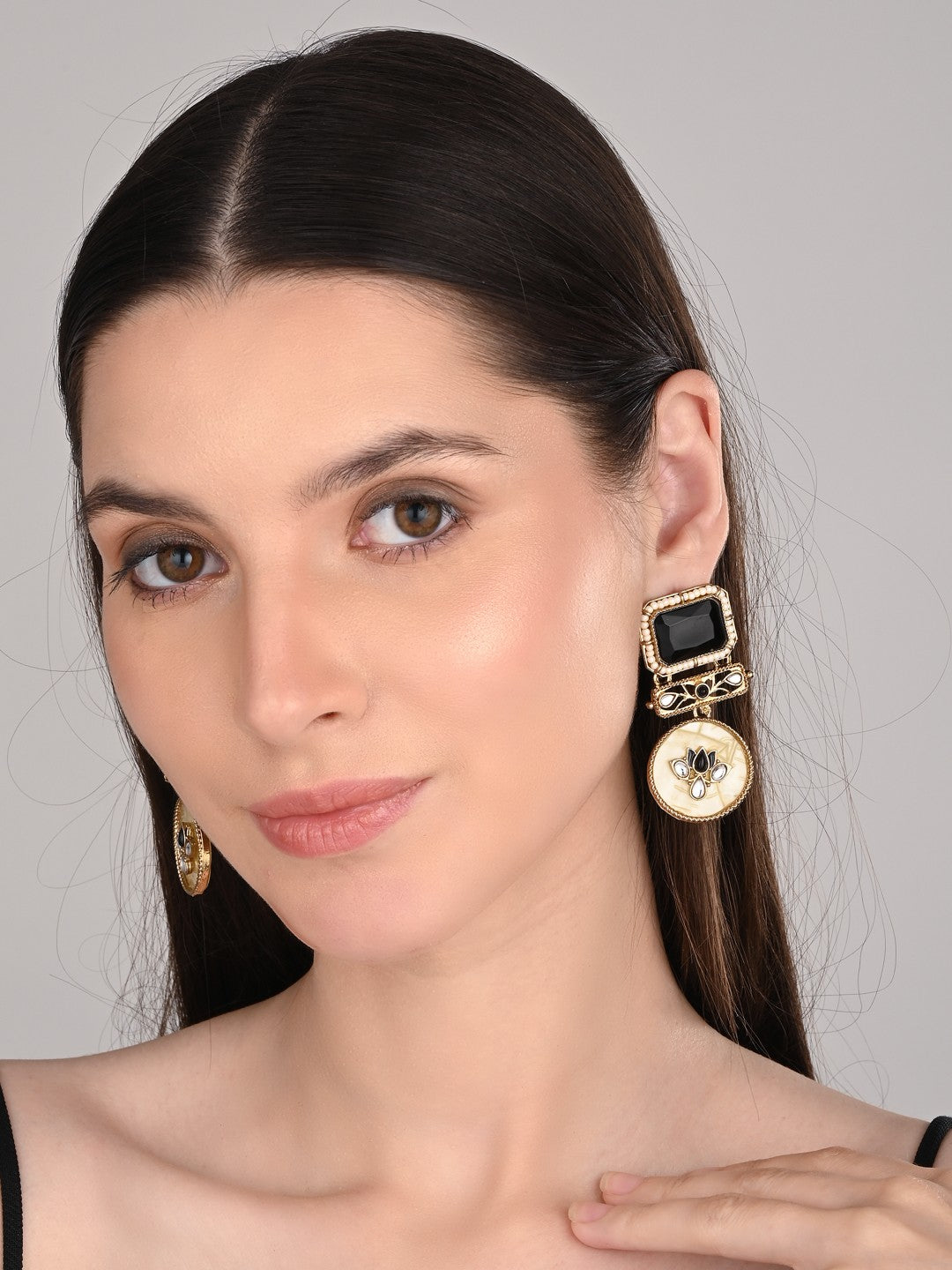 Gold-Plated Geometric Drop Earrings with MOP Filigree Black