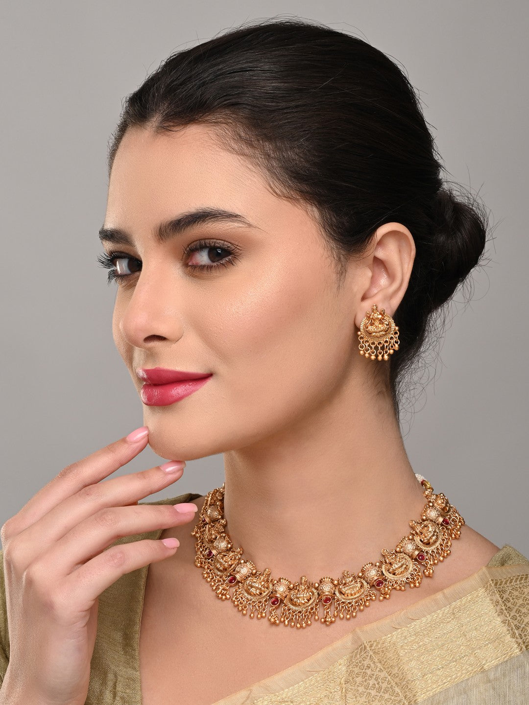 Traditional Temple Jewellery Set with Ghungroo Drops