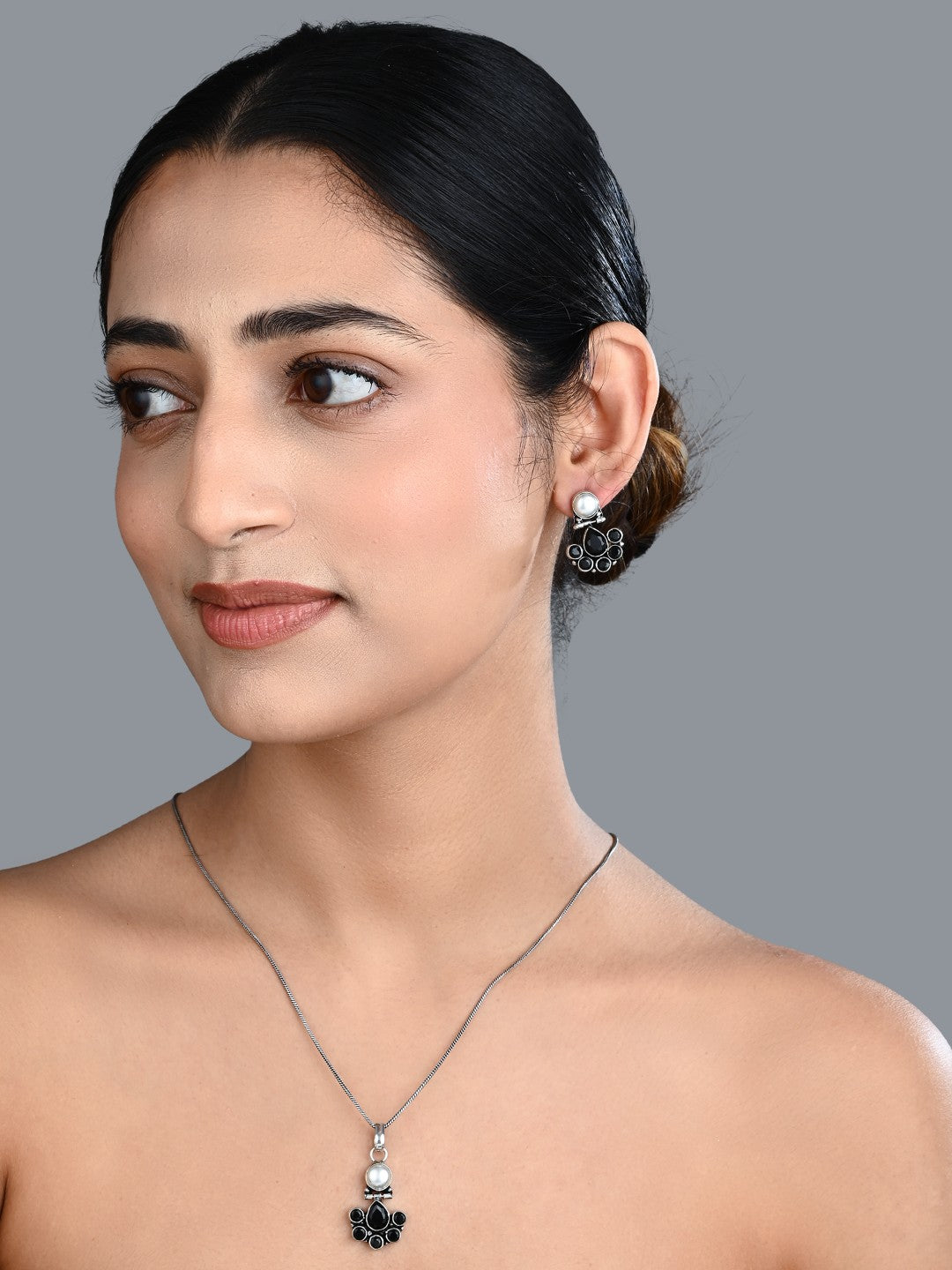 Floral Crystal Pendant Necklace Set with Matching Stud Earrings - Black