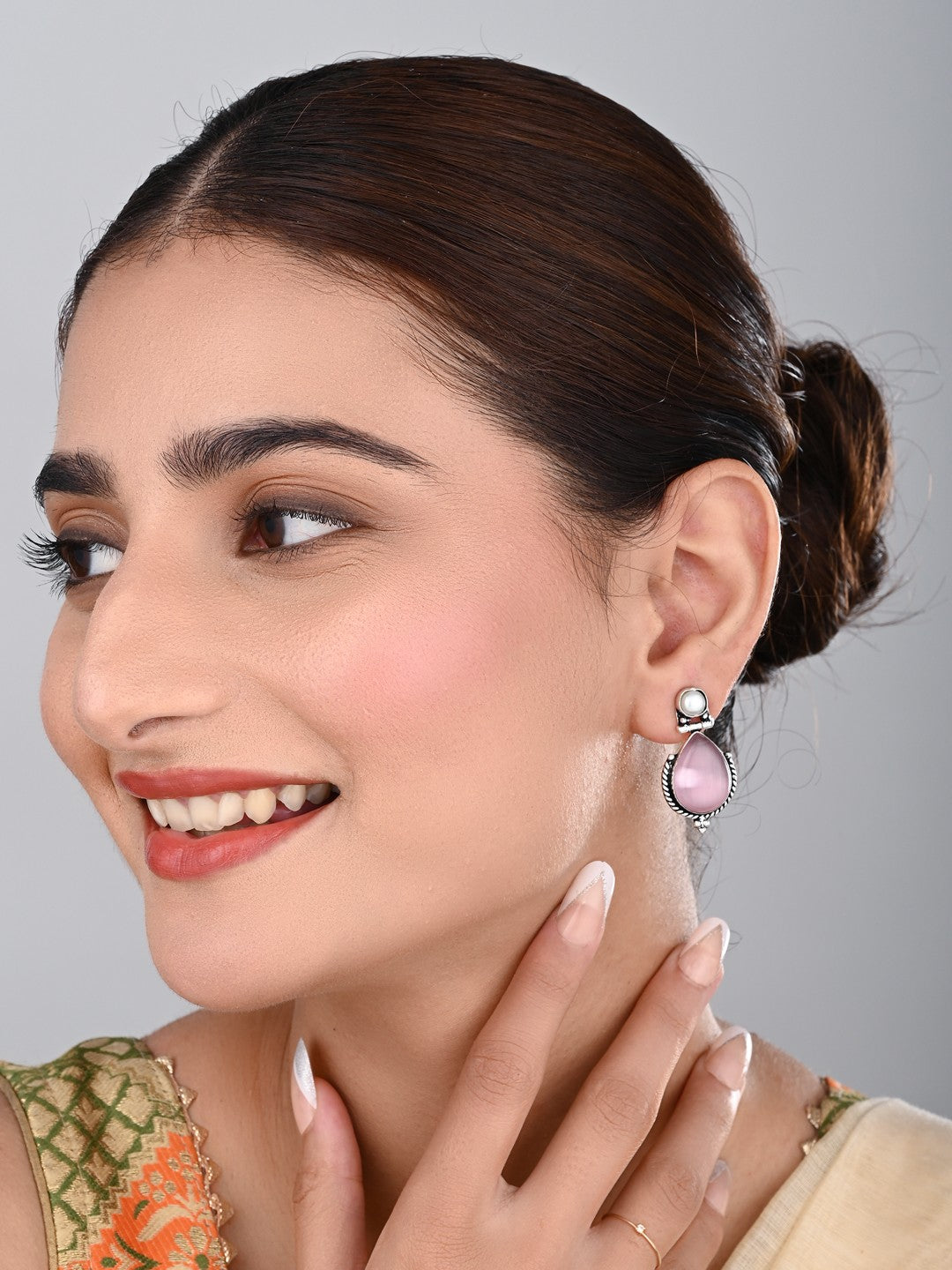 Pearl & Stone tear drop earring - Pink