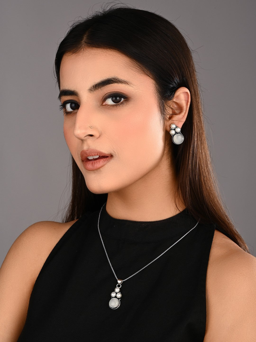 Silver Oxidised finish Pearl & Stone  pendant Set White
