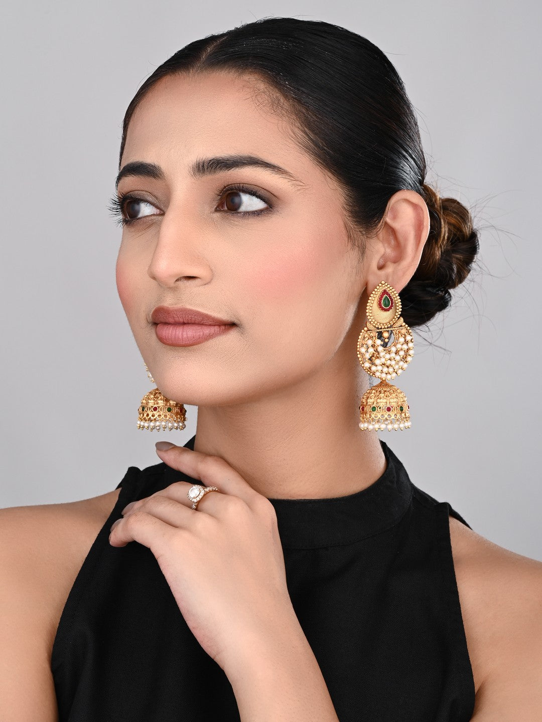 Traditional Kundan Jhumka Earrings with Pearl Detailing