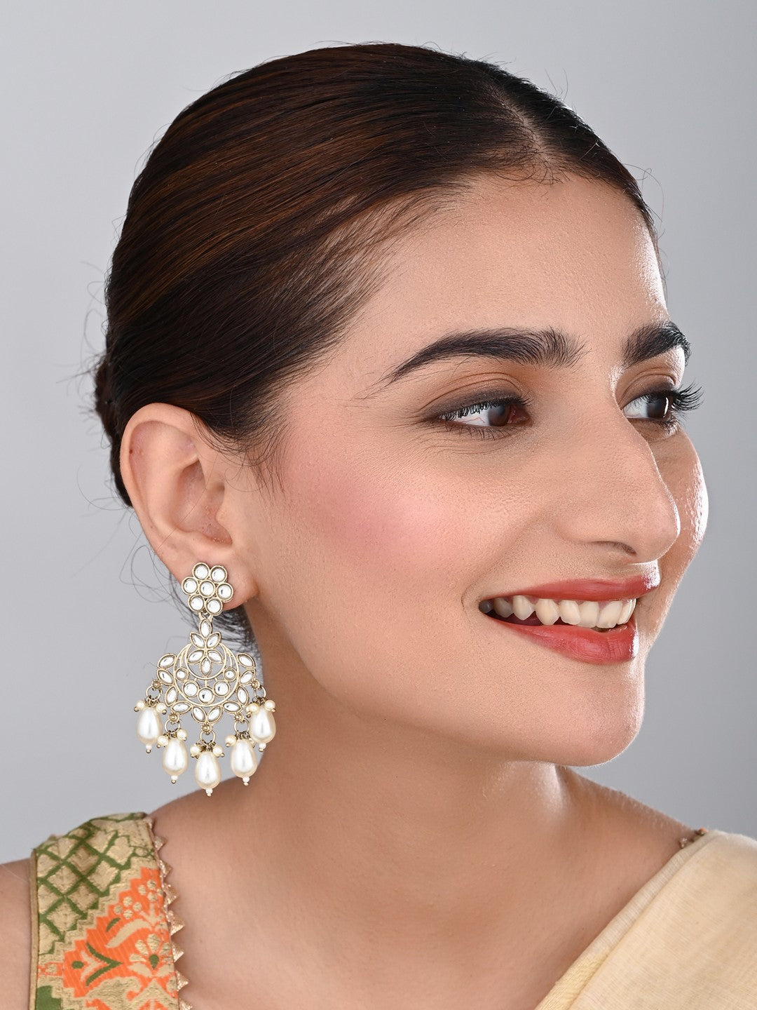 Contemporary Kundan chandbali