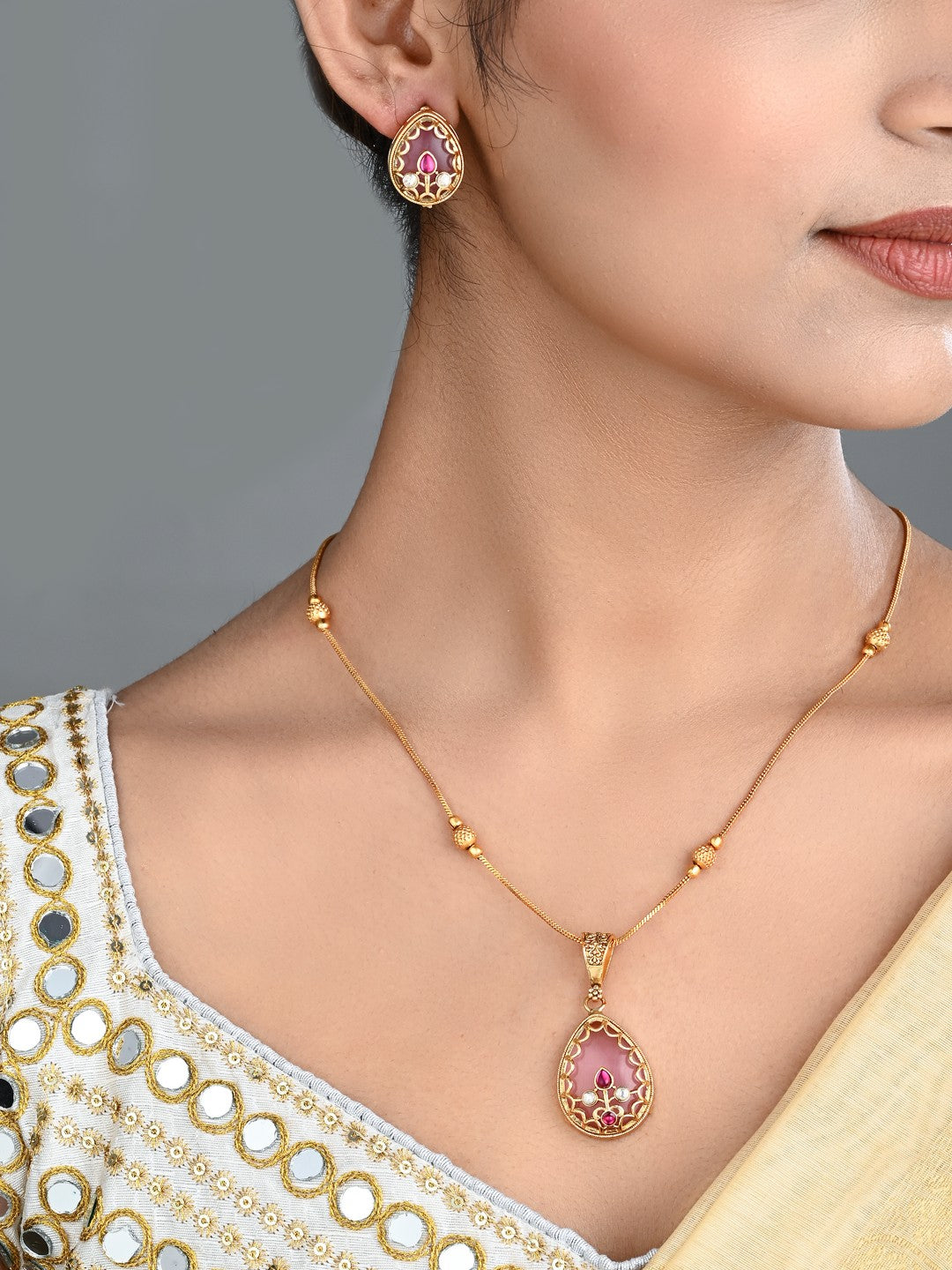 Tear drop Stone Kundan Pendant Necklace & Stud Earrings Set Pink