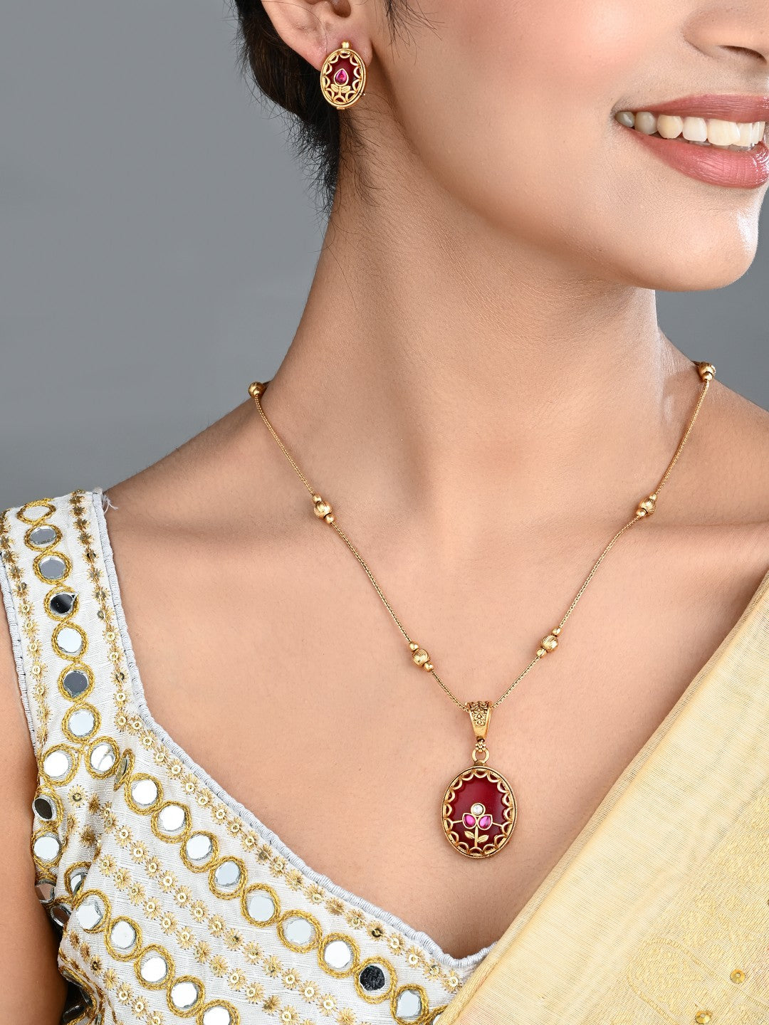 Floral Kundan Pendant Necklace & Stud Earrings Set Red