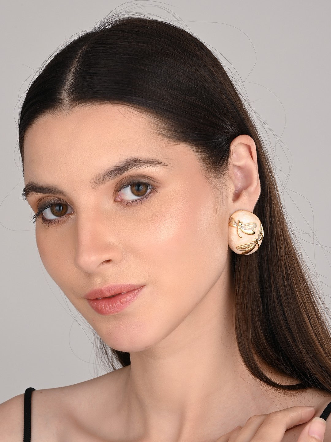Enamelled Oval dragon fly Stud earring Pink