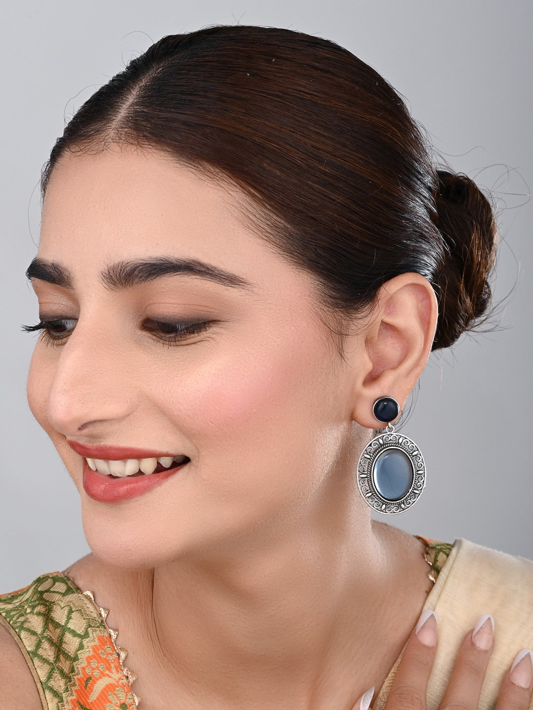 Oval Drop Earring in Silver frame with filigree