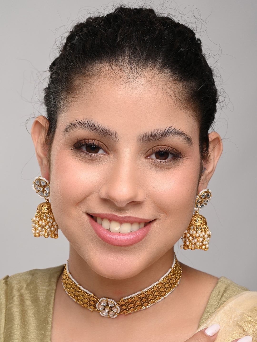 Kundan Choker Necklace Set with Stud Earrings