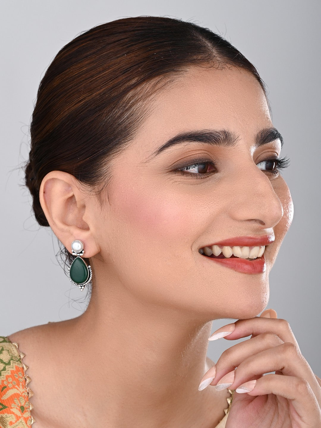 Pearl & Stone tear drop earring - Green