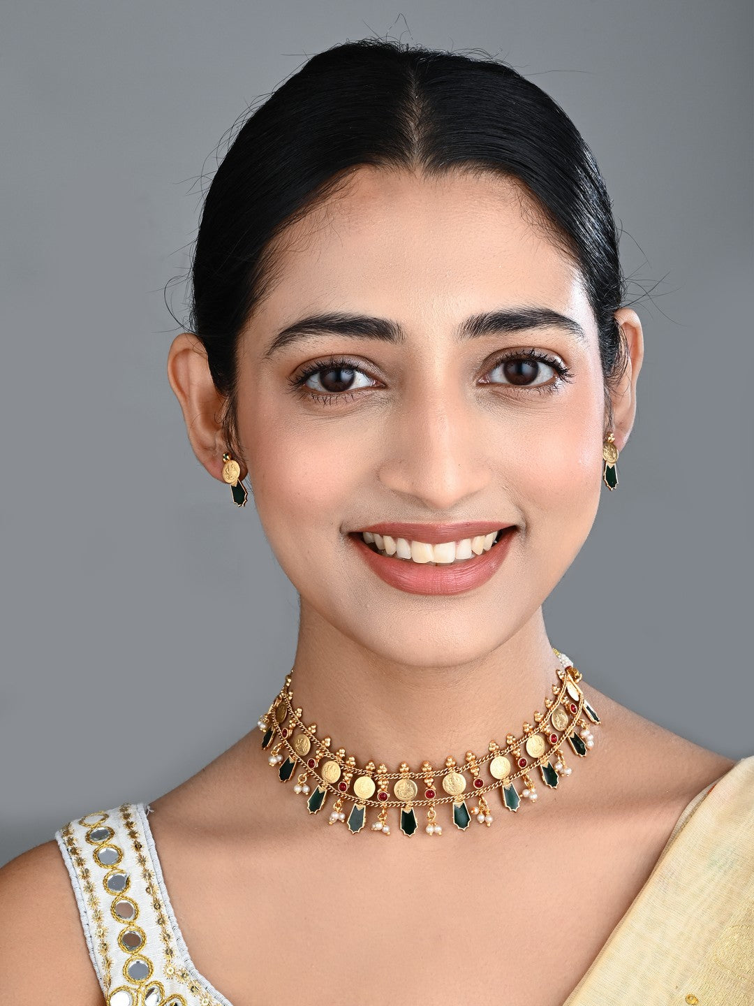 Antique Gold Kundan Floral Necklace Set with Bead Drops