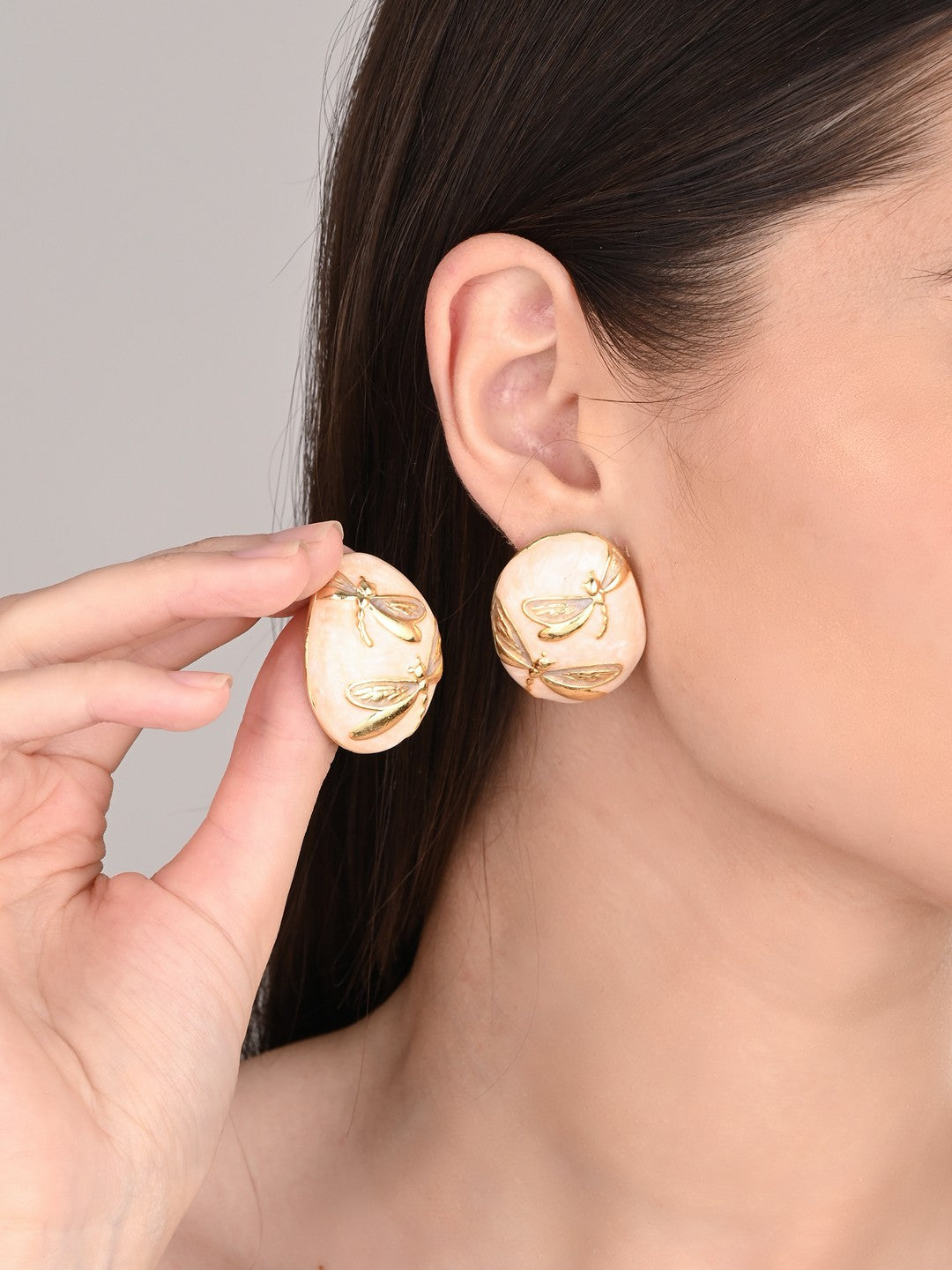 Enamelled Oval dragon fly Stud earring Pink