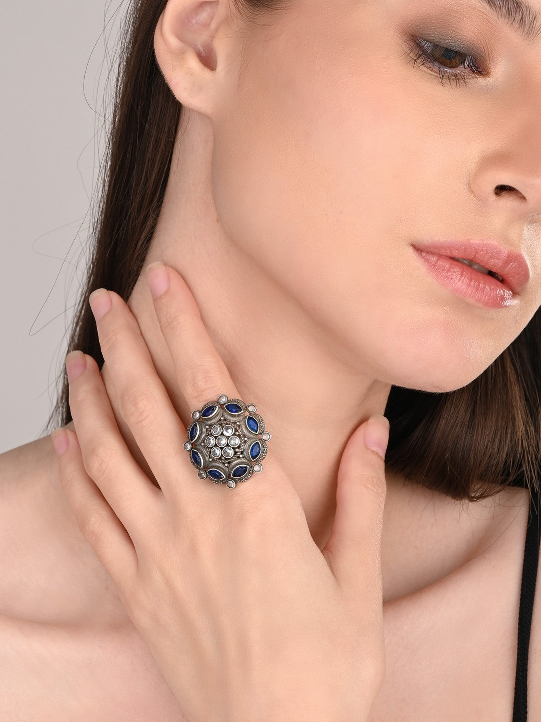 Green stone circular adjustable ring