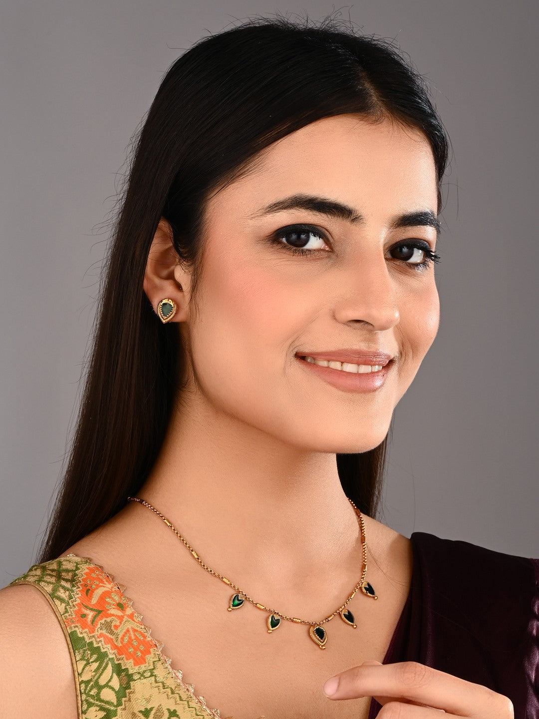Elegant Green Meenakari Pendant Necklace Set