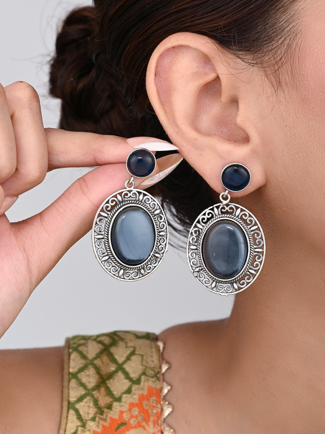 Oval Drop Earring in Silver frame with filigree