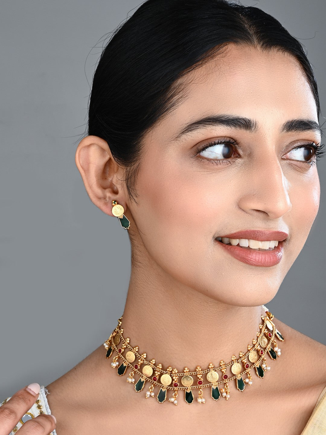 Antique Gold Kundan Floral Necklace Set with Bead Drops