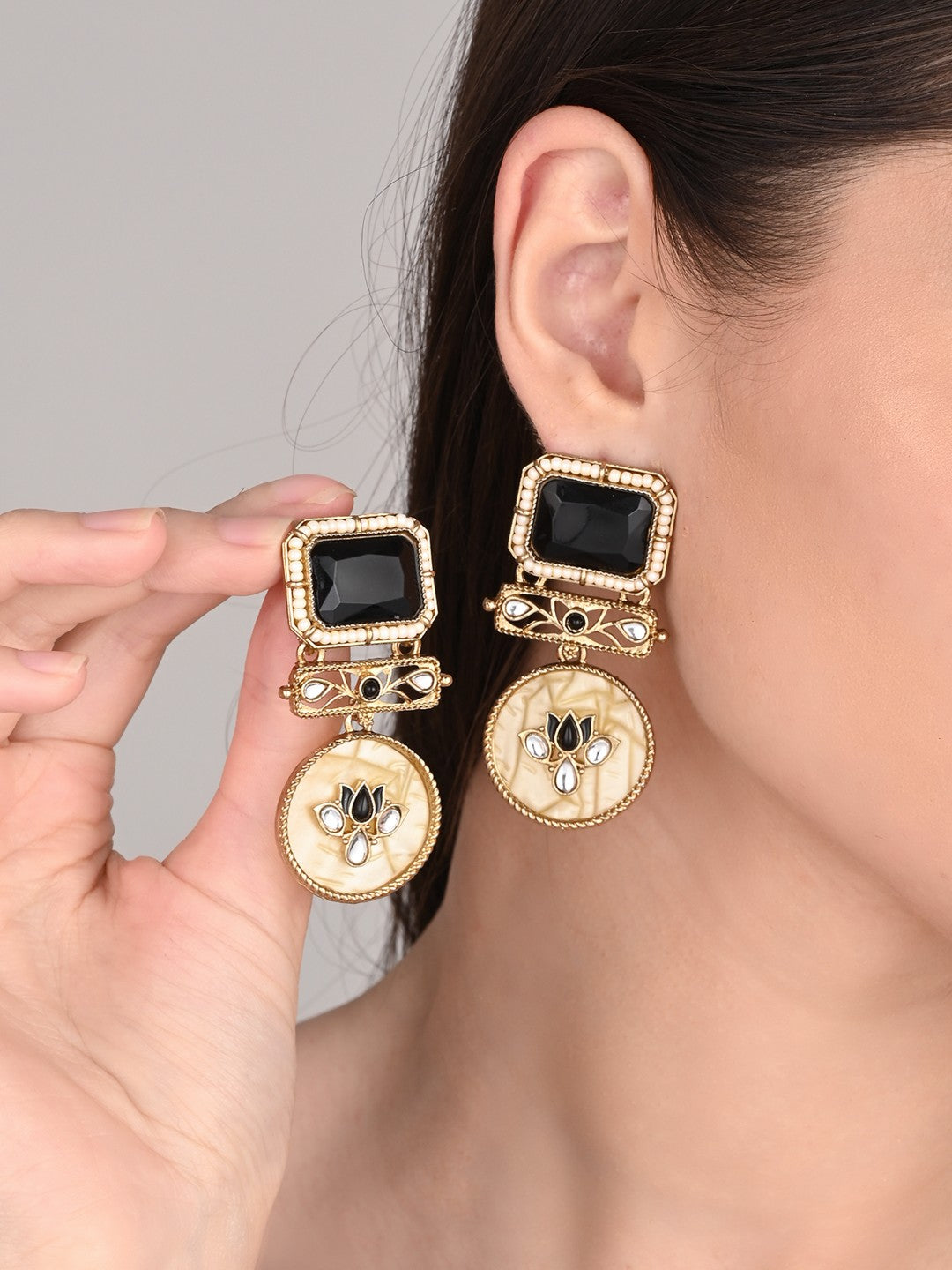 Gold-Plated Geometric Drop Earrings with MOP Filigree Black