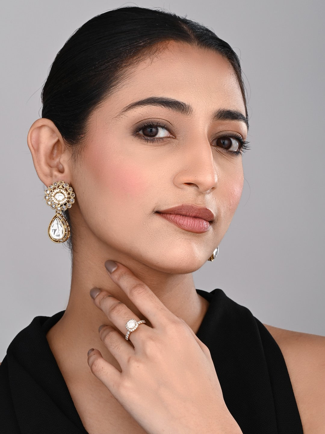 Gold plated Flower Stud with tear drop earring - White