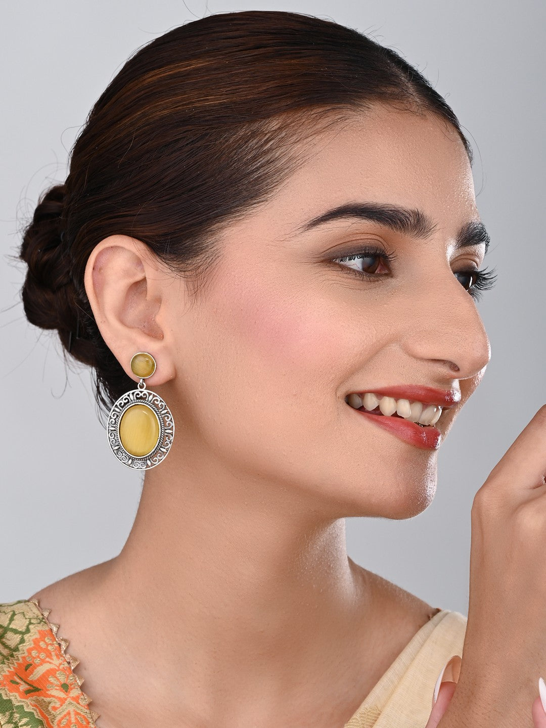 Oval Drop Earring in Silver frame with filigree Yellow