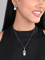Silver Oxidised finish Pearl & Stone  pendant Set White