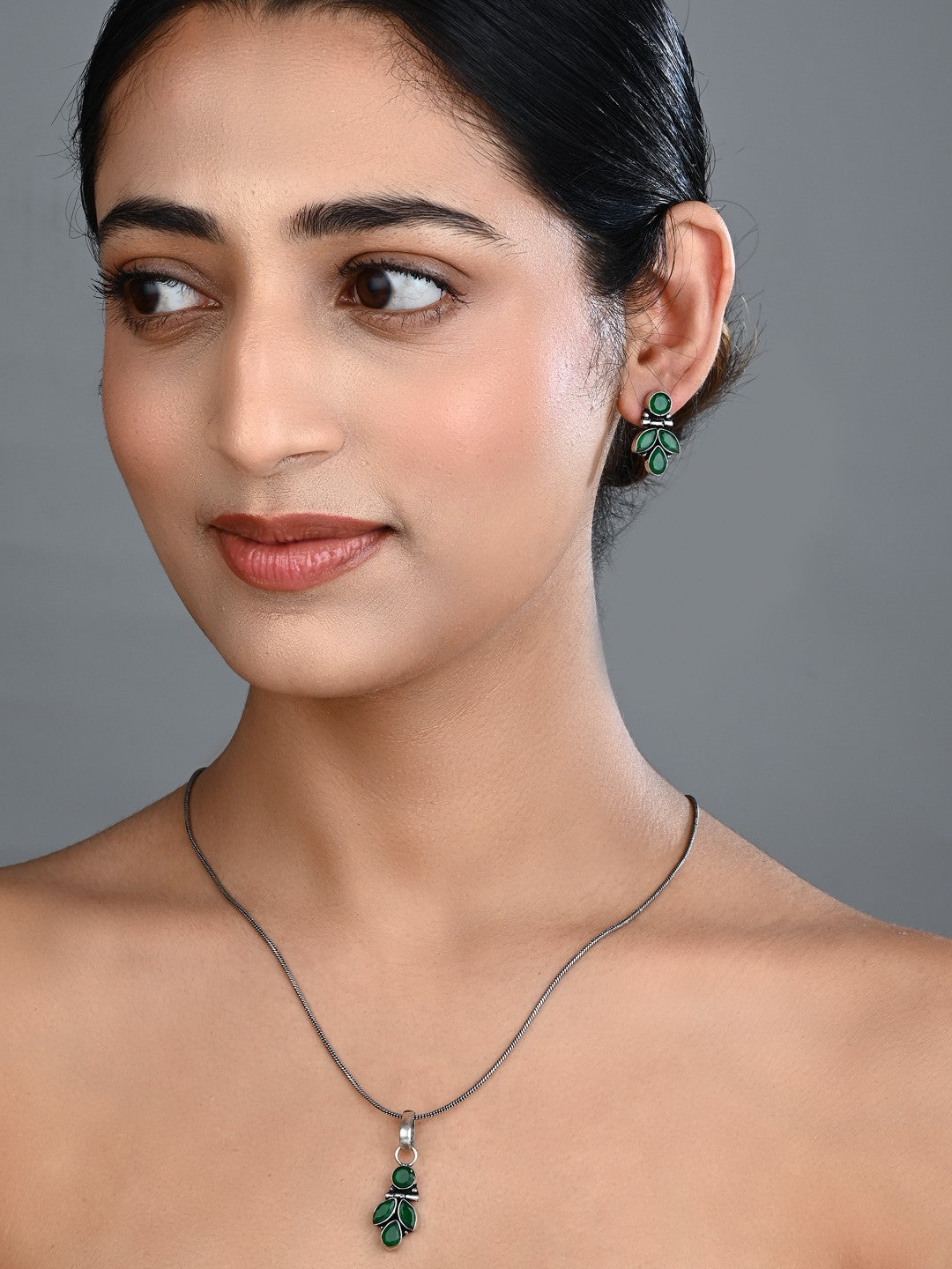 Elegant Crystal Pendant Necklace Set with Matching Drop Earrings - Green