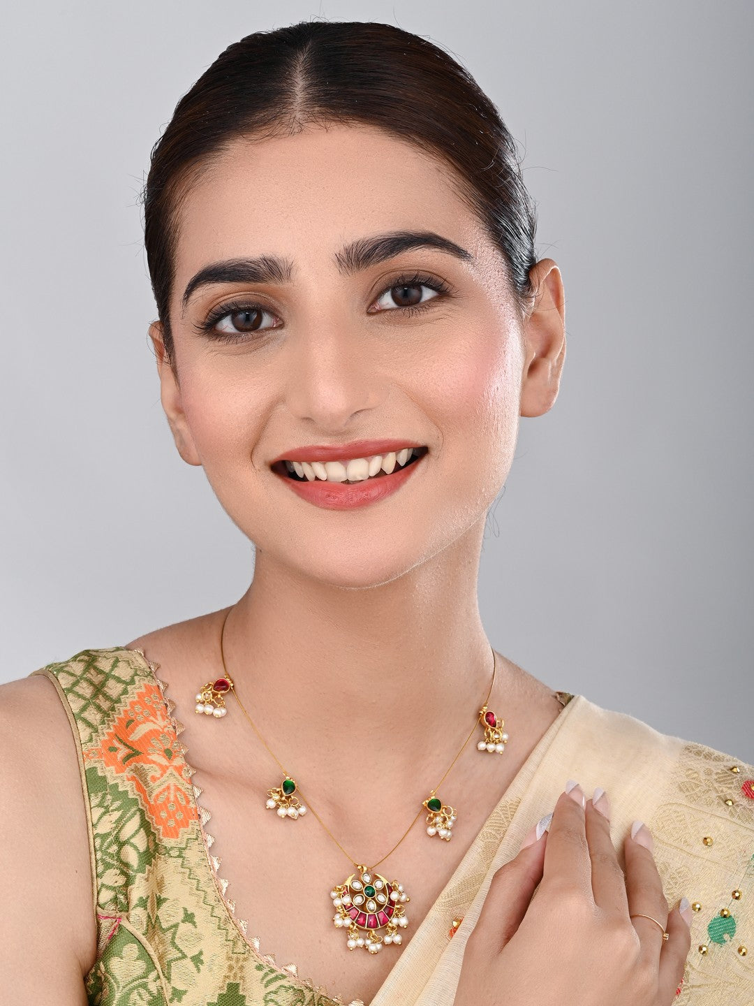 Traditional Kundan Pendant Necklace