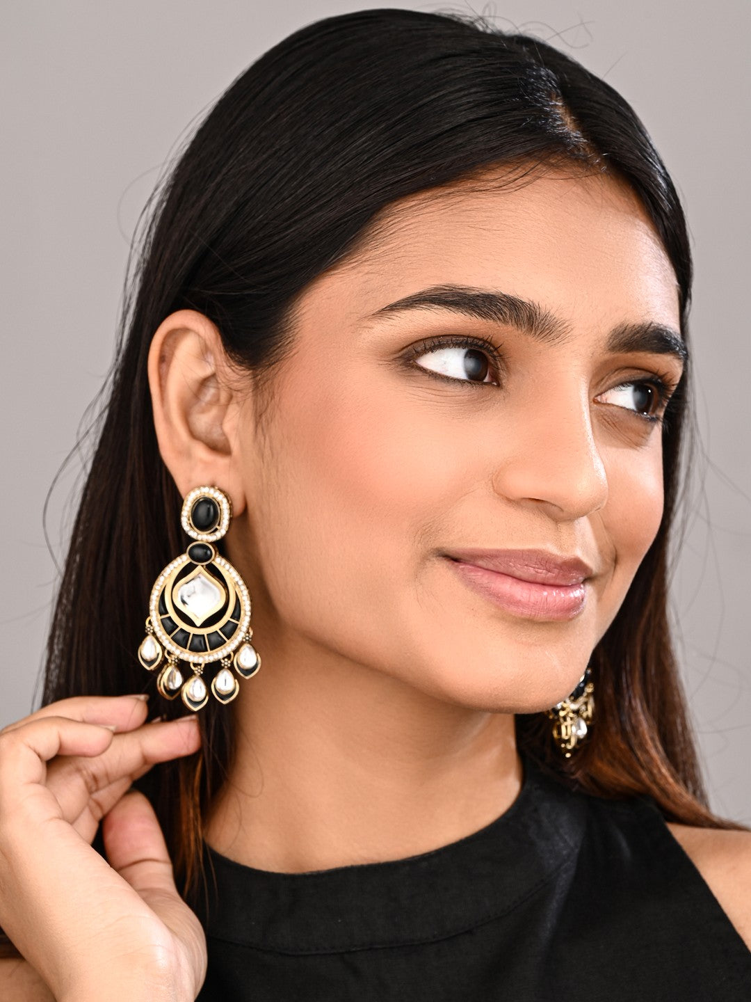 Kundan Chandbali Earrings with Teardrop Danglers- Black